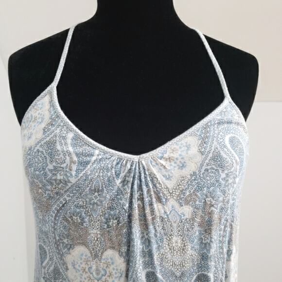 Ink & Ivy Blue Paisley and Floral T Back Plunge V Neckline Tank Top Blouse M - Picture 5 of 9